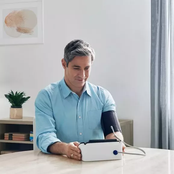 MONITOR DE PRESION ARTERIAL OMRON COMPLETE